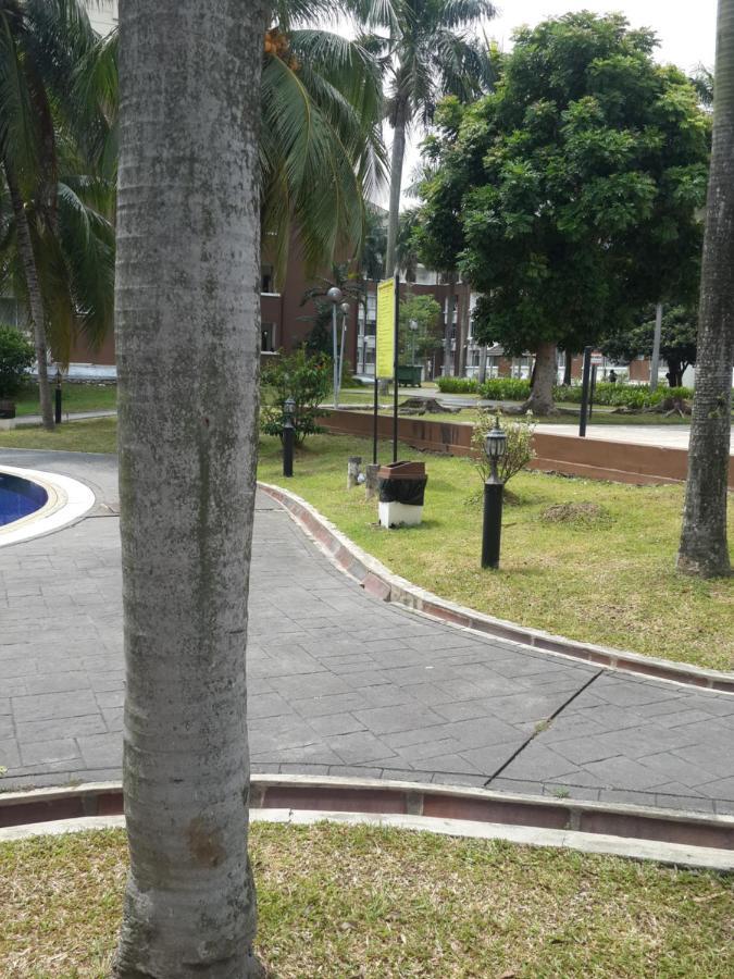 My Place Apartment Subang Jaya Exterior foto